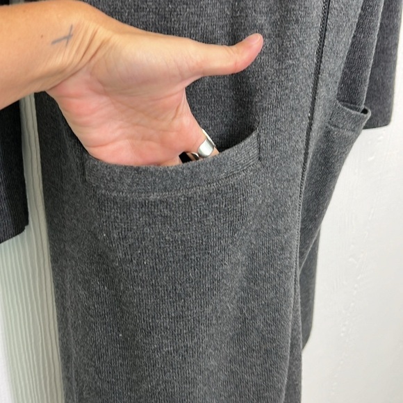 Banana Republic - Dark Gray Knit Long Sleeve Zip Up Pocket Long Sweater Size XS - Picture 4 of 10